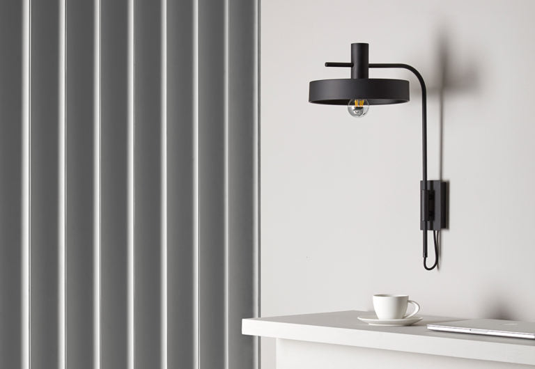 Aplique de pared metálico negro mate