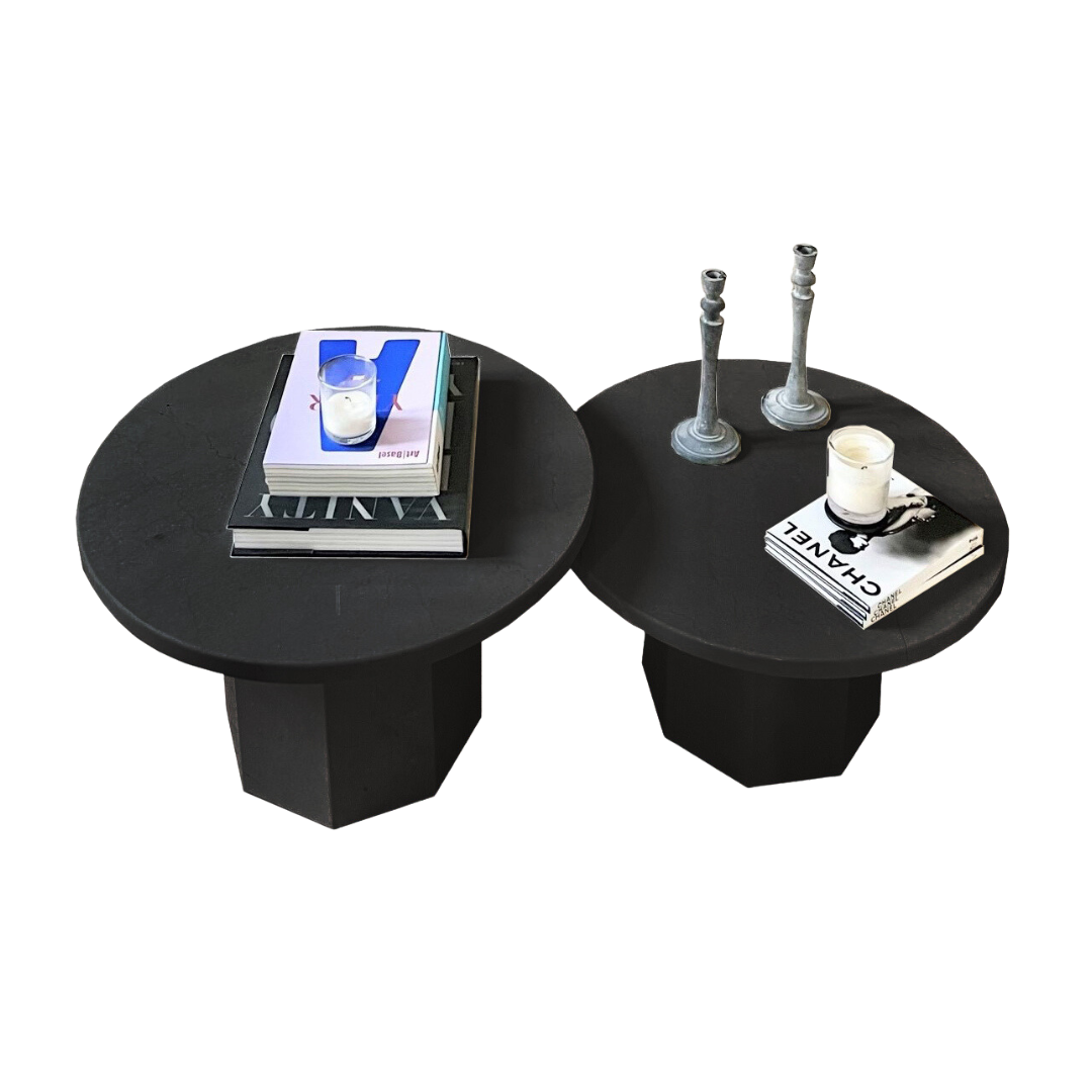 Mesa fabricada de forma artesanal en mármol color crema y cantos rectos