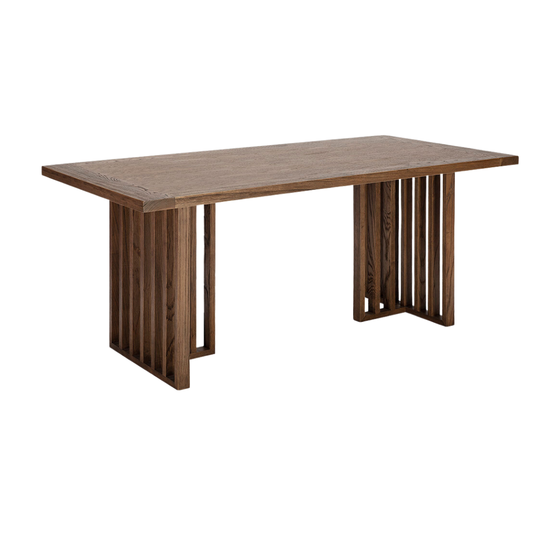 Mesa fabricada en madera natural