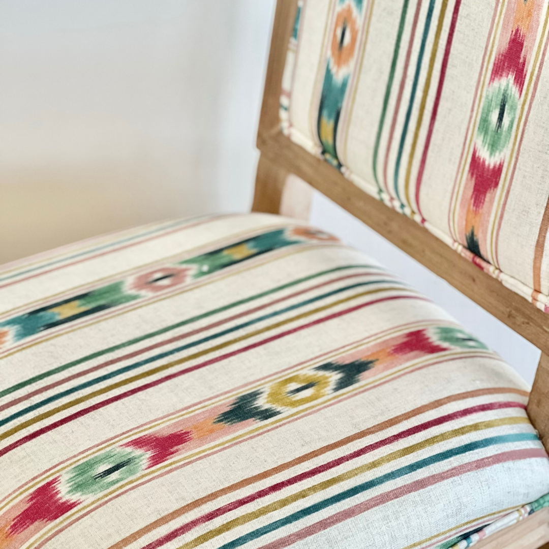 Silla de madera tapizada