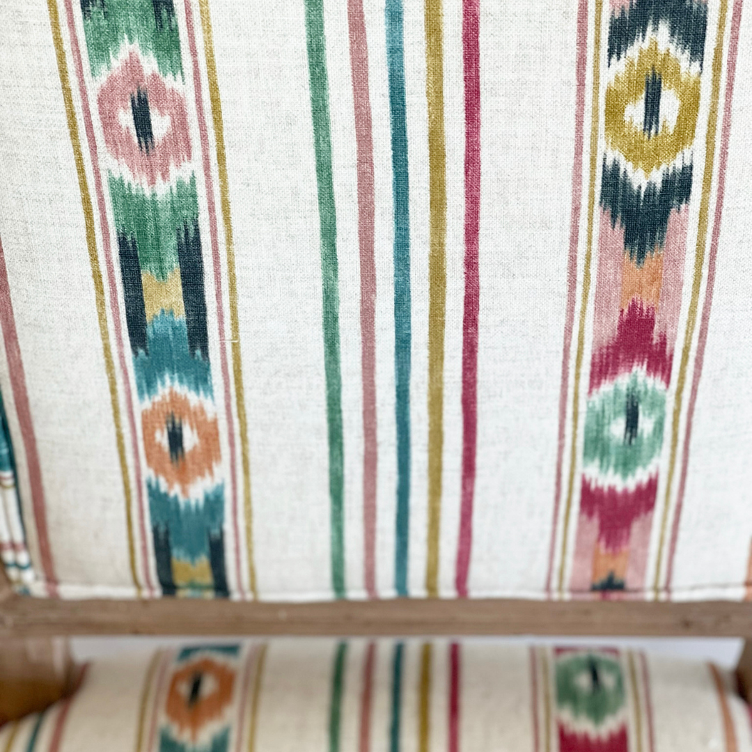 Silla de madera tapizada